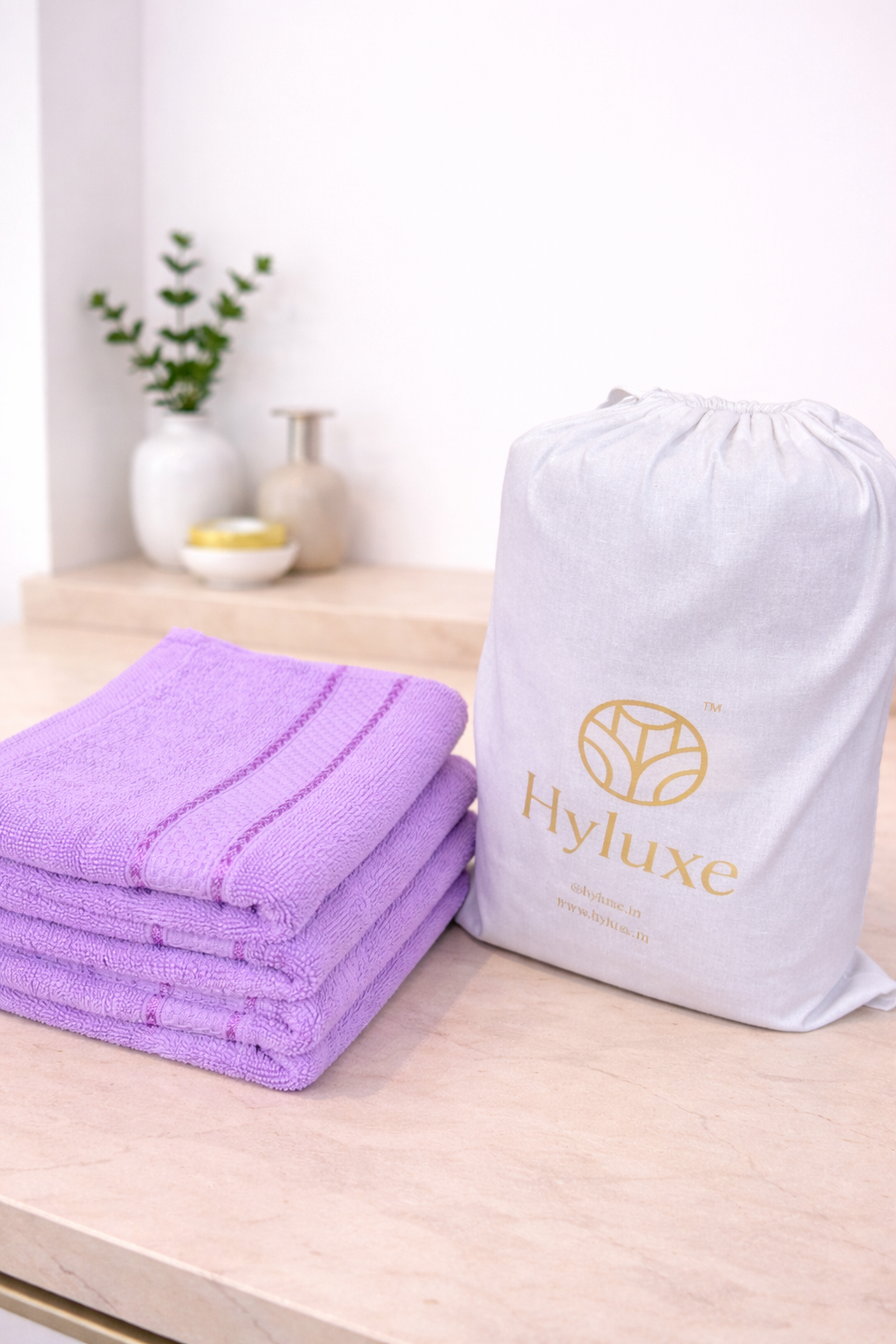 The Aura Hand Towel (Set of 4): Dusk Bloom