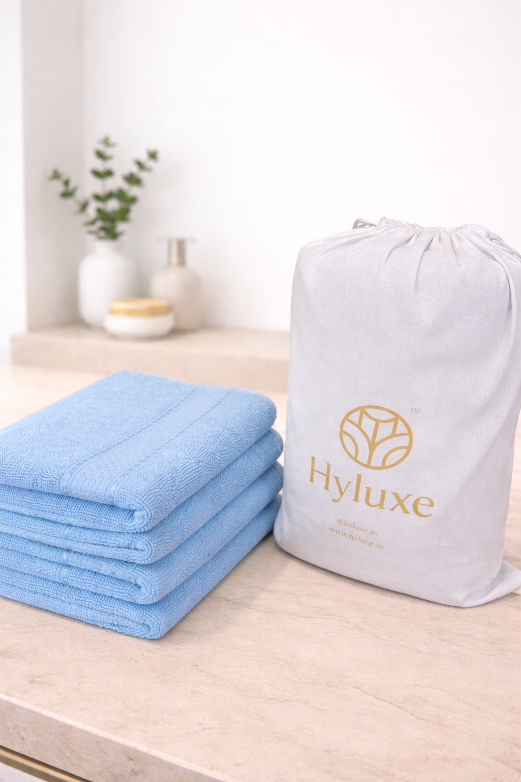 The Aura Hand Towel (Set of 4): Sky Drift
