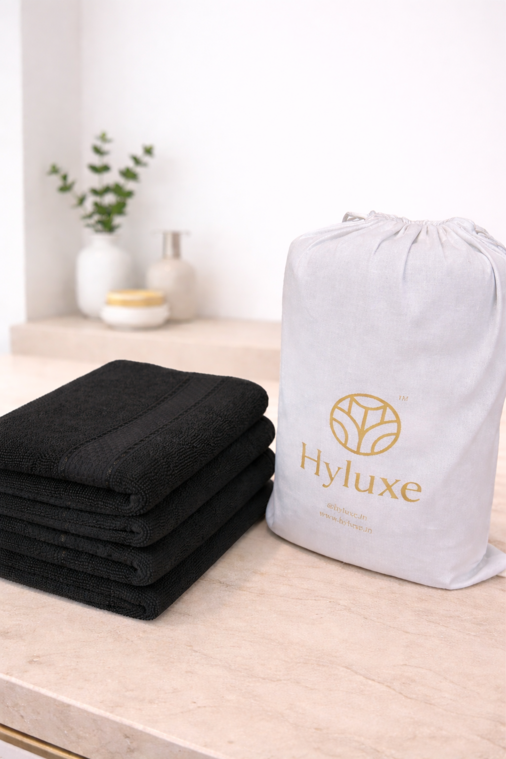 The Aura Hand Towel (Set of 4): Dark Onyx