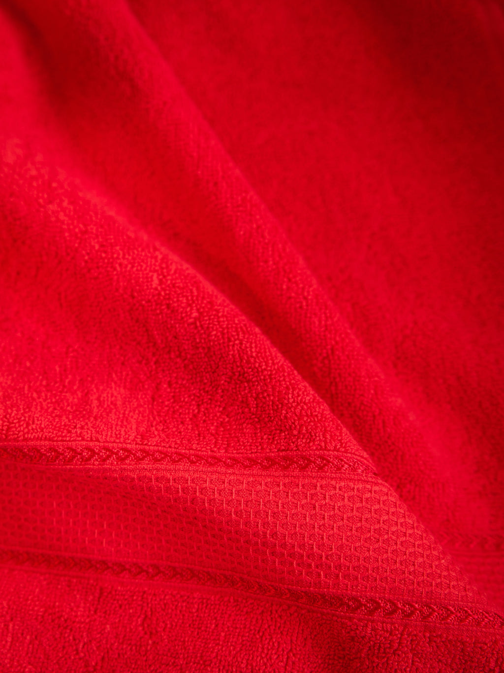 The Aura Towel: Ruby Trace