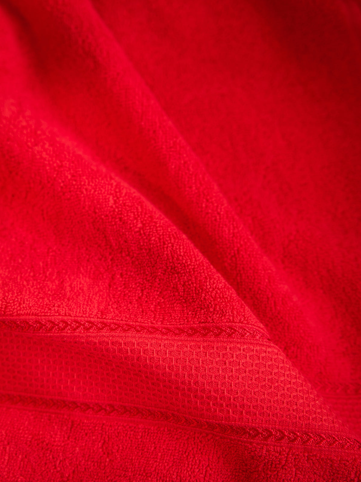 The Aura Hand Towel (Set of 4): Ruby Trace