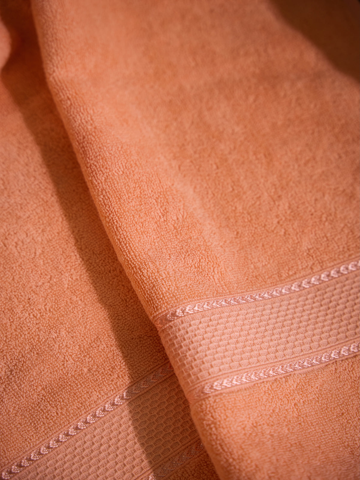 The Aura Hand Towel (Set of 4): Coral Bloom