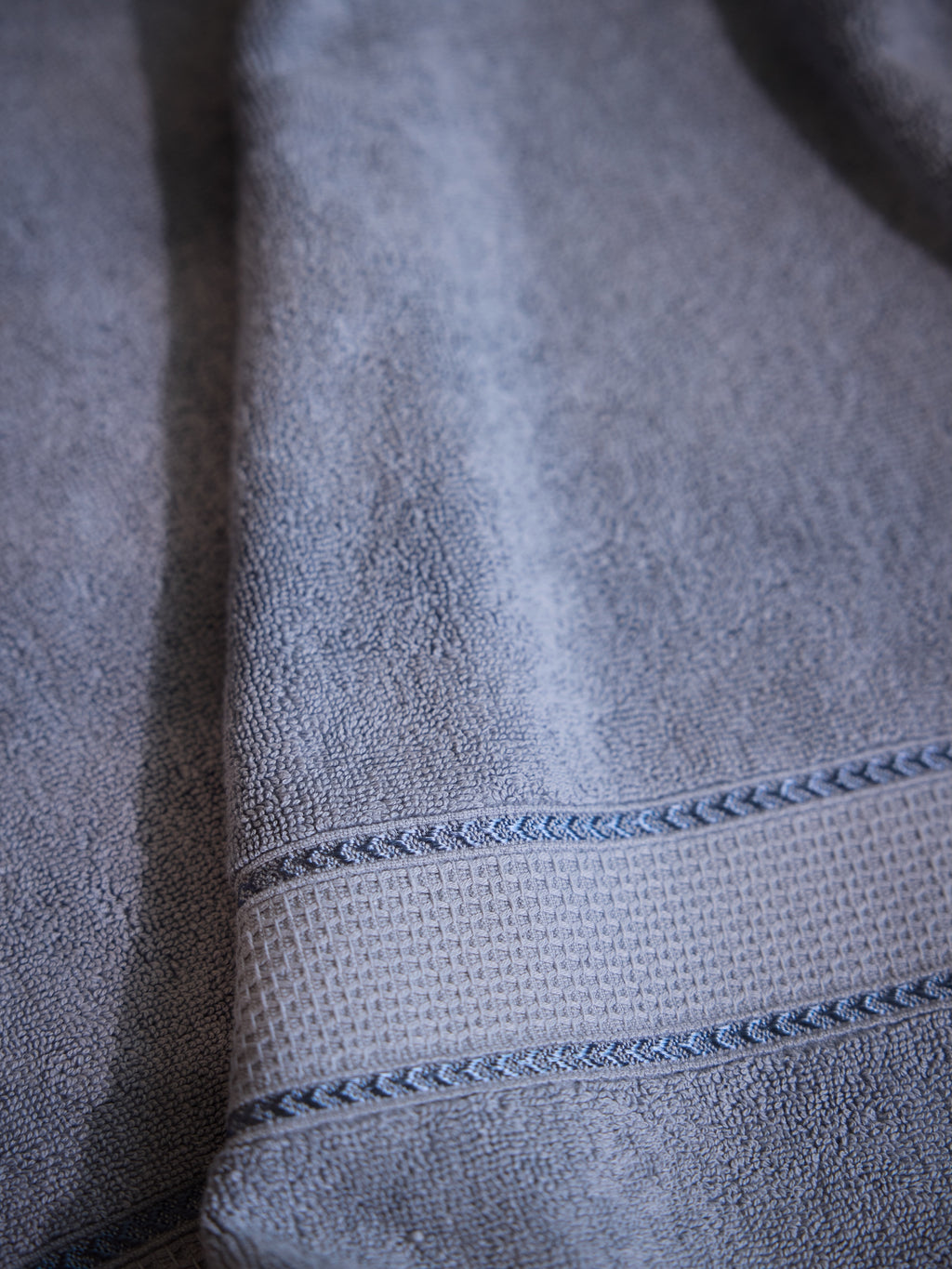 The Aura Towel: Stone Cloud